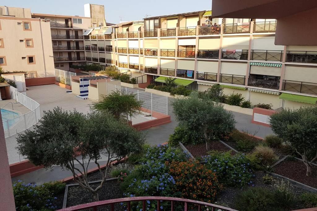 Jolies Studios Avec Piscines Et Parking Prive 800M De La Plage Le Grau Du Roi Exterior photo